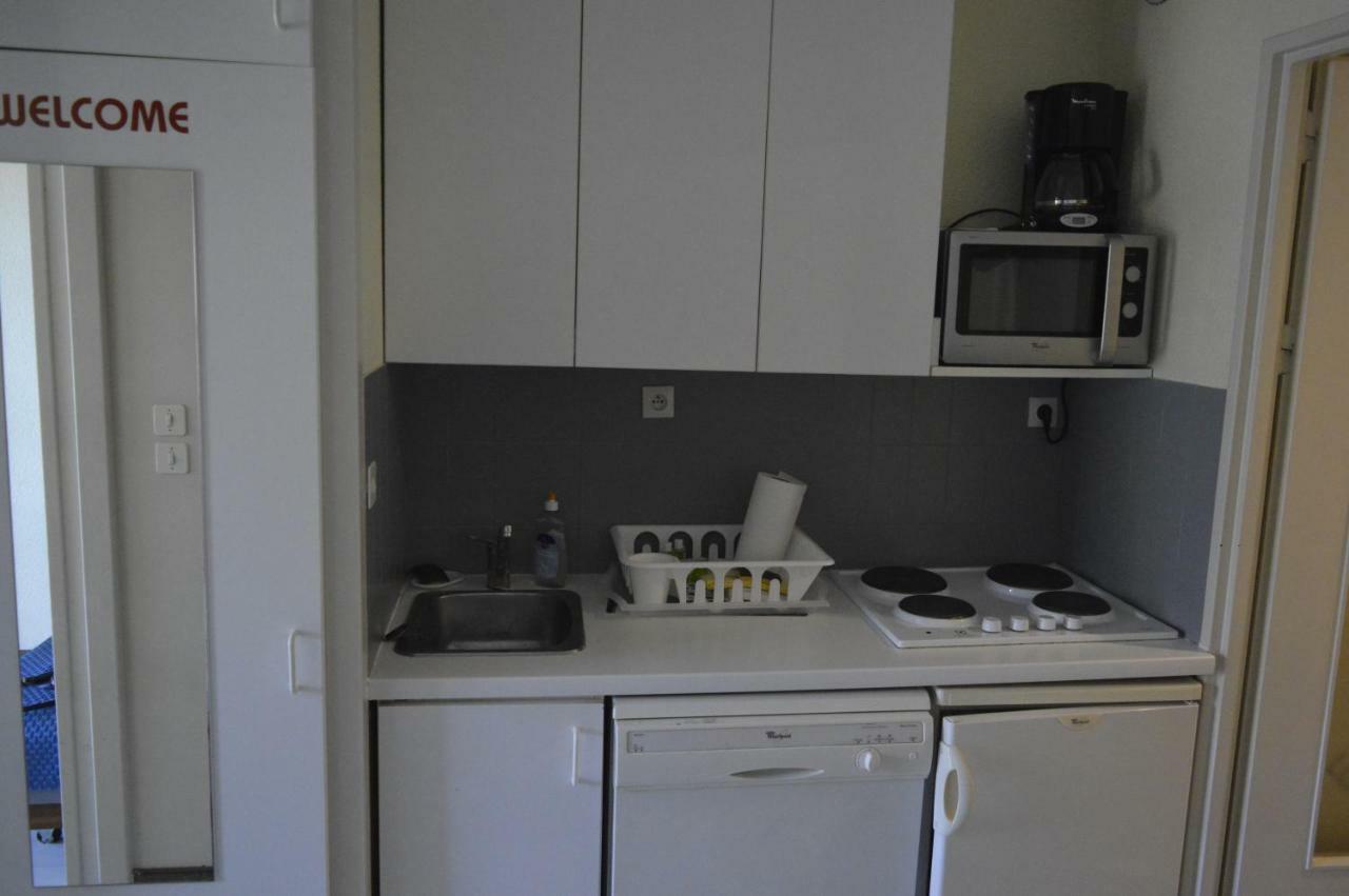 Studio Hyeres Luaran gambar